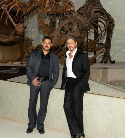 Salman Khan shares a picture with Shah Rukh Khan from their Abu Dhabi trip, picture goes viral