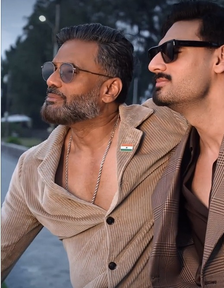 Suniel & Ahan Shetty grove on ‘Jaate Hue Lamhon’ together in a wholesome moment