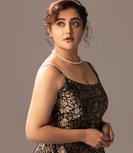 Rashami Desai takes down Instagram post about Amit Shah, Mamata Banerjee: Had no intentions to hurt