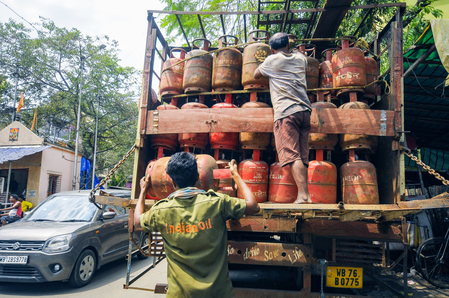 Domestic LPG supply normal, 4.58 lakh new PNG connections gasified